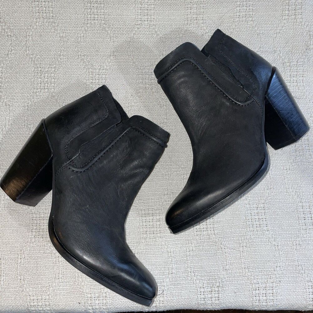 Crevo Women’s Ankle Booties Size 8 M Black Leather Going Out Party Fun